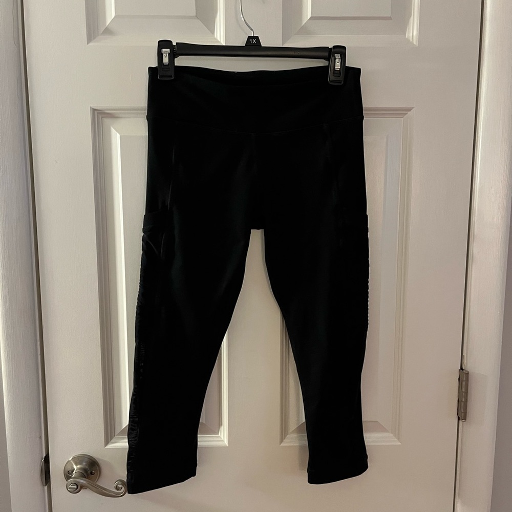 Fabletics Black Mid length workout pants 👖